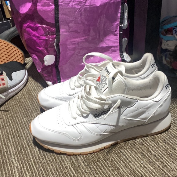 Men’s Reebok (size9) - Picture 3 of 4